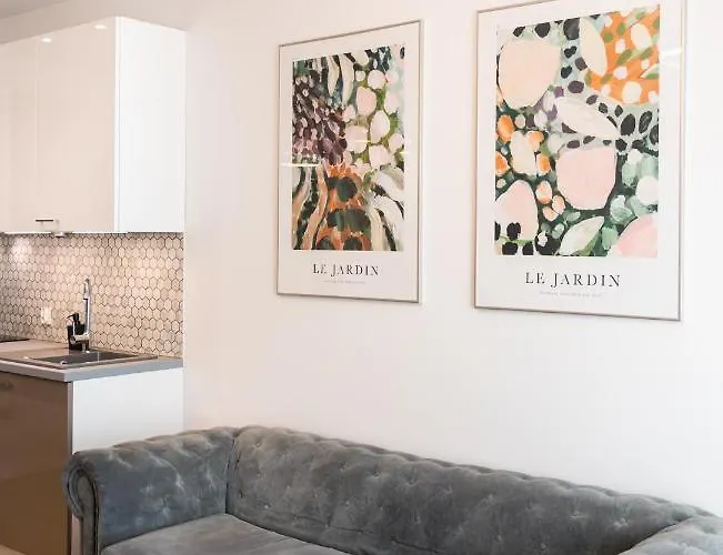 Wola Bloom By Bookinghost