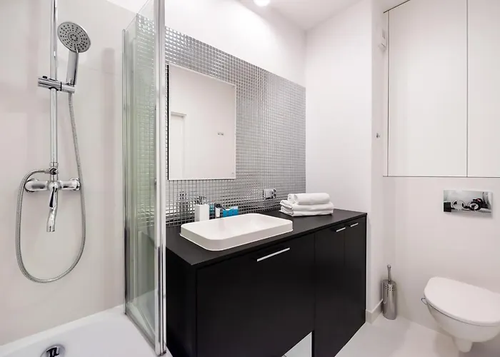 Wola Bloom By Bookinghost شقة وارسو